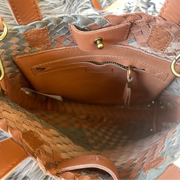 MADEWELL rare woven leather small transport crossbody - Picture 7 of 10
